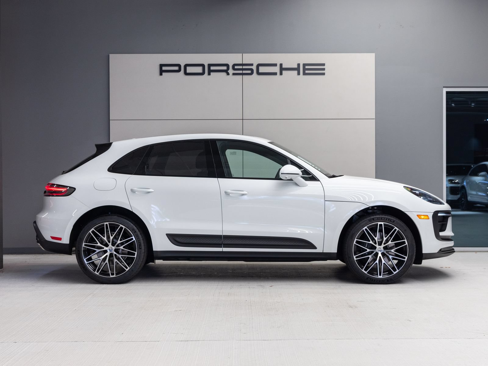 New 2026 Porsche Macan AWD/4WD image 8