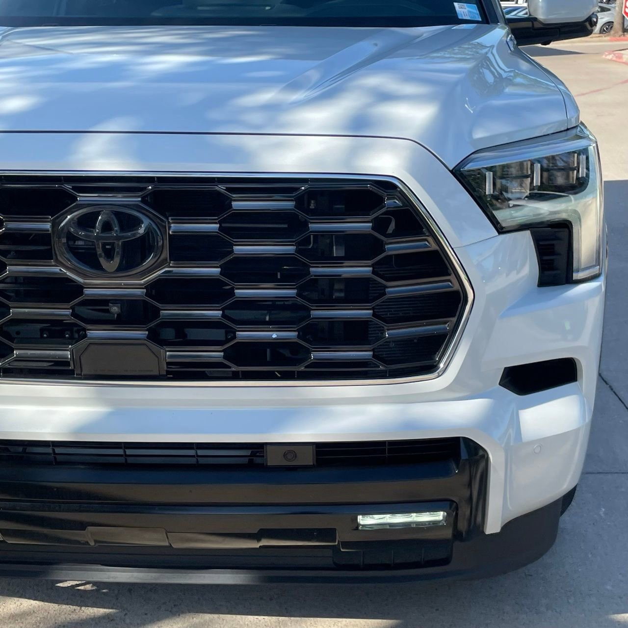 Used 2025 Toyota Sequoia Platinum AWD/4WD image 8