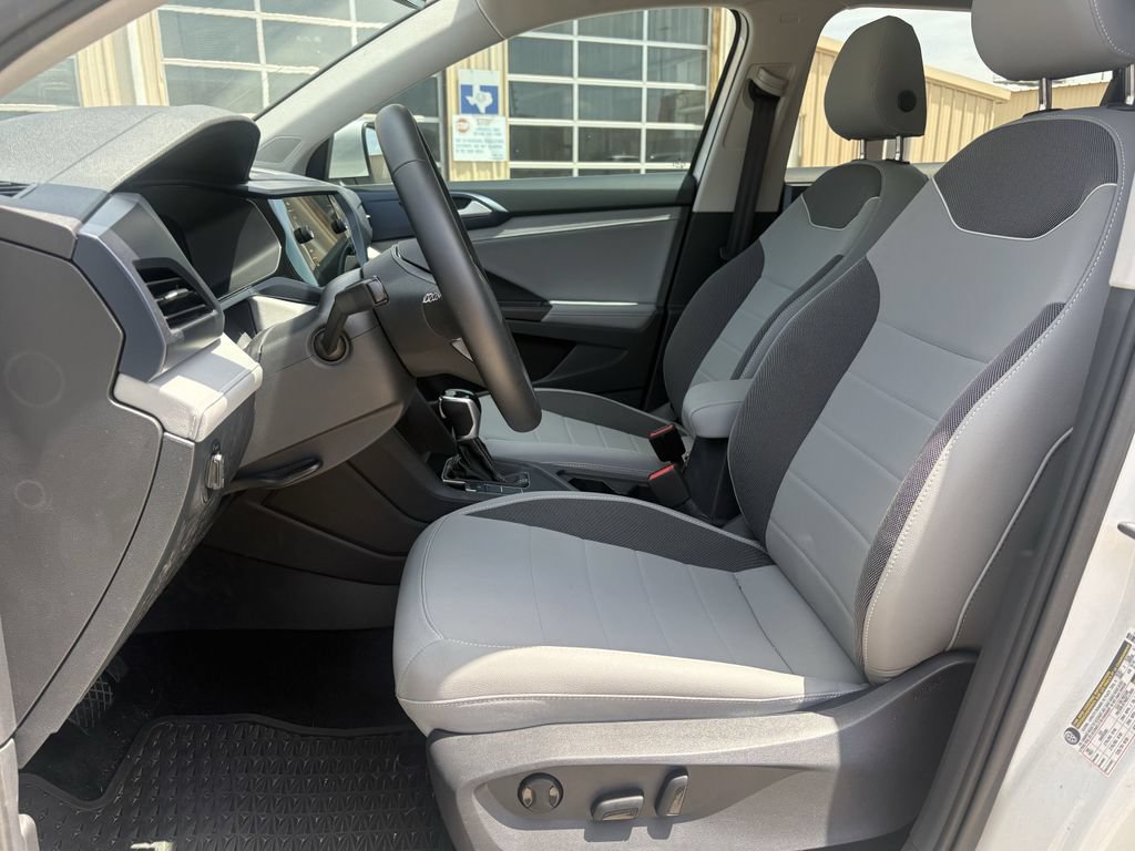 Used 2024 Volkswagen Taos SE FWD image 13