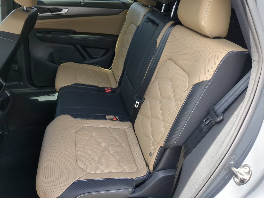 New 2026 Volkswagen Atlas Cross Sport SE FWD image 17