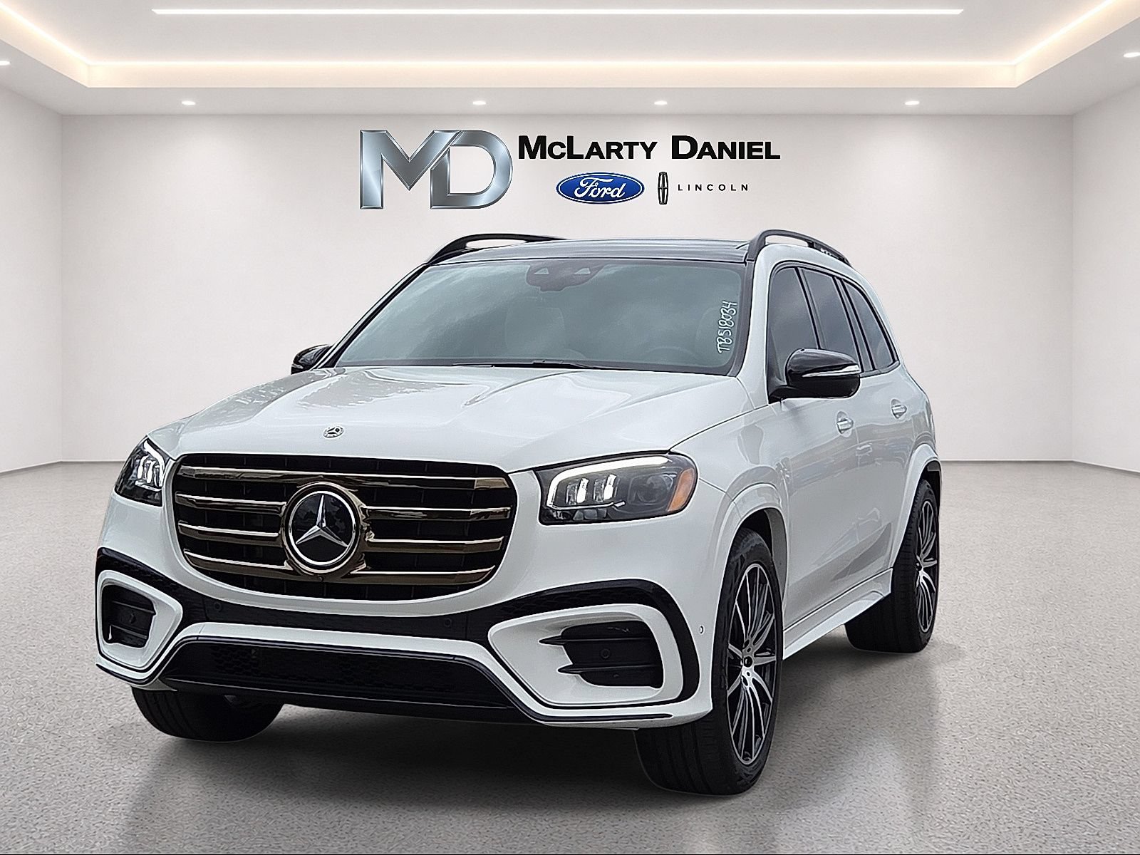 Used 2026 Mercedes-Benz GLS 450 4MATIC image 2