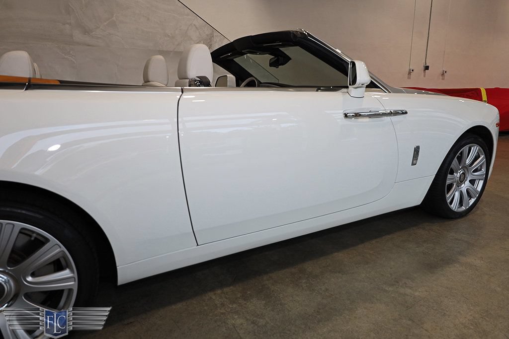 Used 2017 Rolls-Royce Dawn RWD image 10