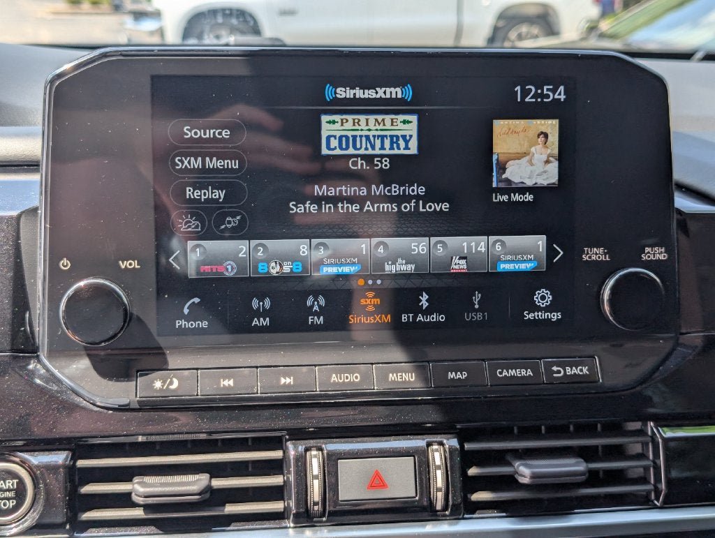 Used 2023 Nissan Pathfinder SL w/ Lighting Package (N92) FWD image 20