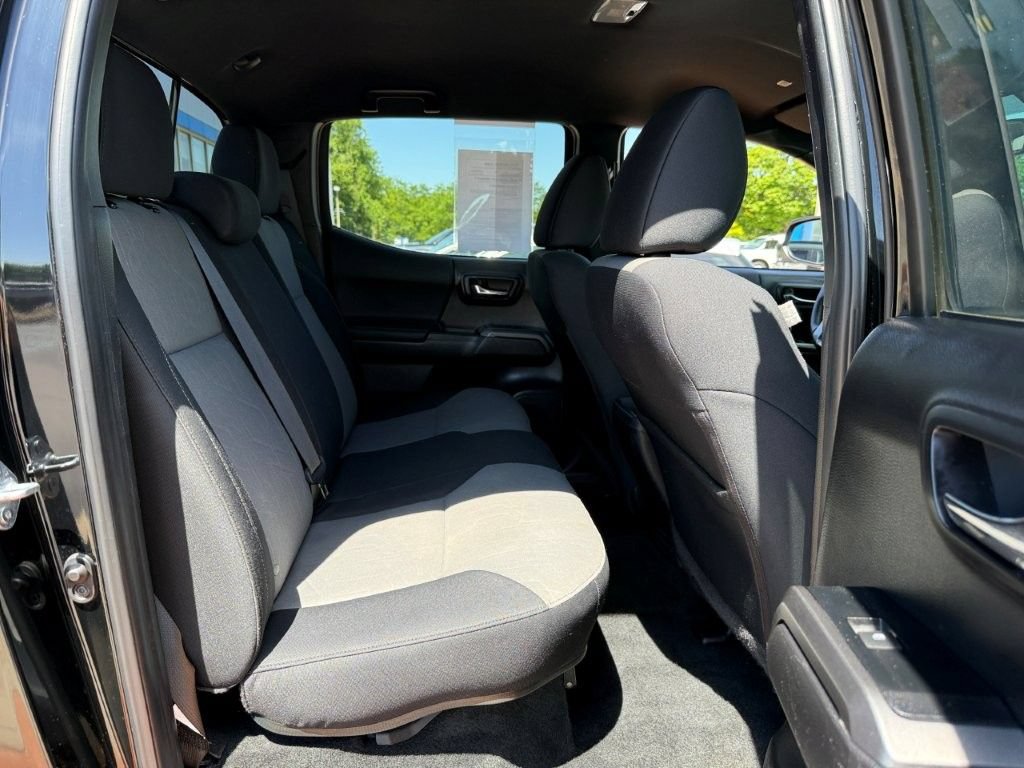 Used 2023 Toyota Tacoma TRD Off-Road AWD/4WD image 19