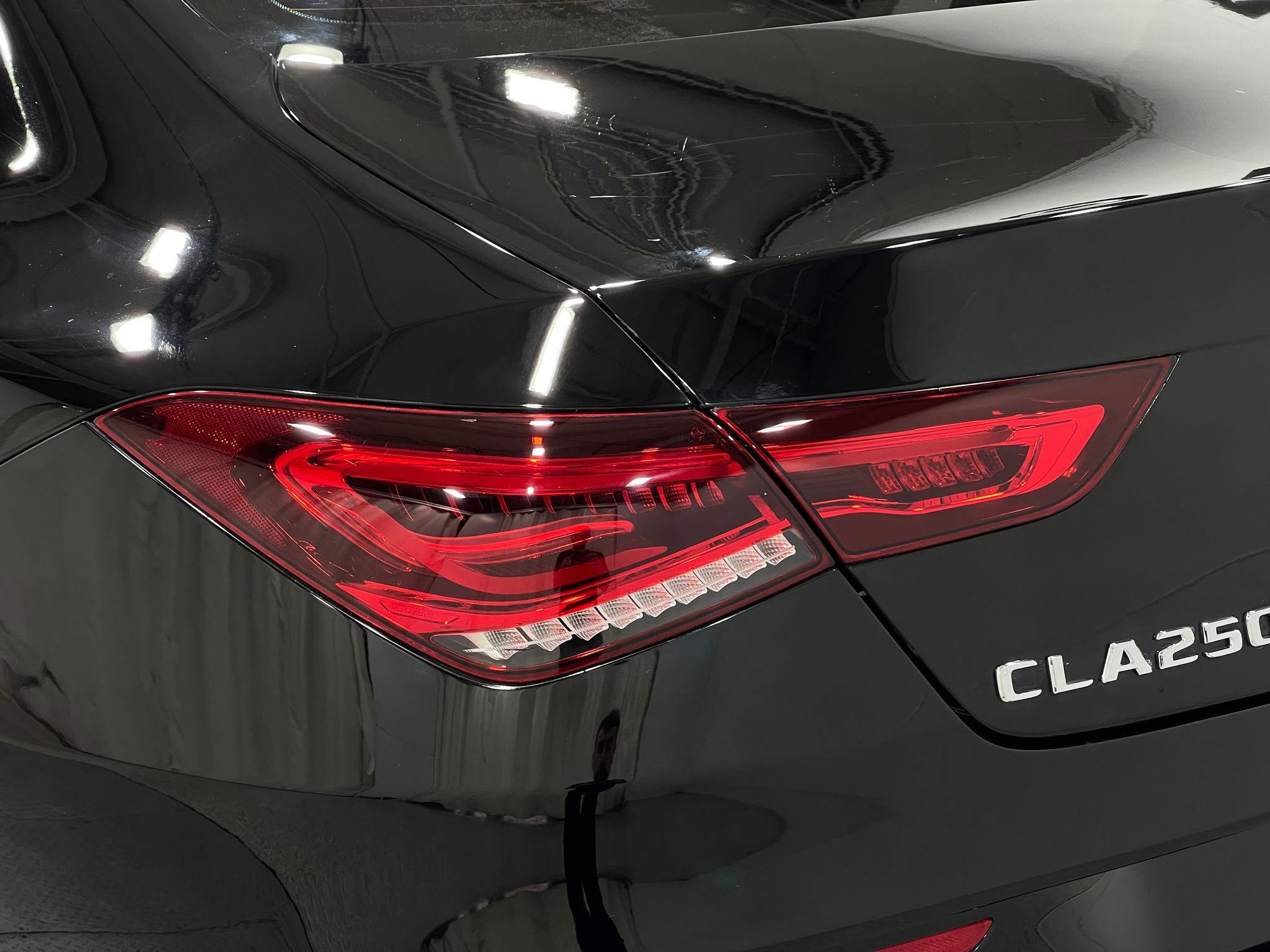 Used 2022 Mercedes-Benz CLA 250 4MATIC image 34