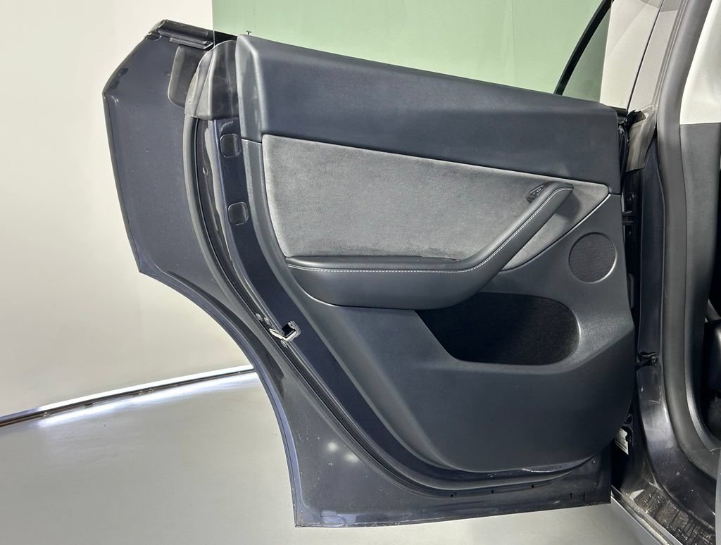 Used 2024 Tesla Model Y 2WD image 14