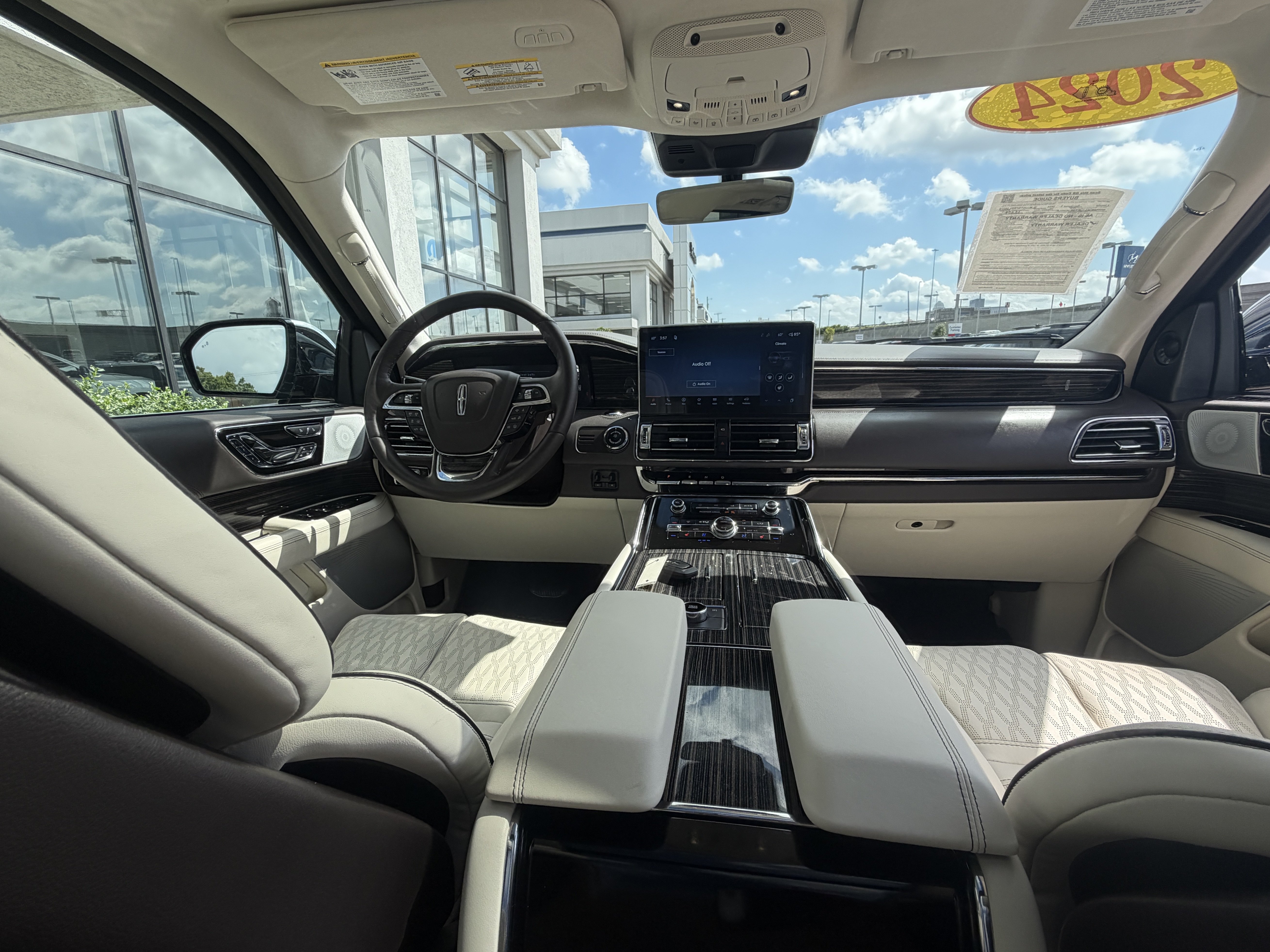 Used 2024 Lincoln Navigator L Black Label AWD/4WD image 29