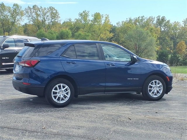 Used 2023 Chevrolet Equinox LS w/ LS Convenience Package image 25