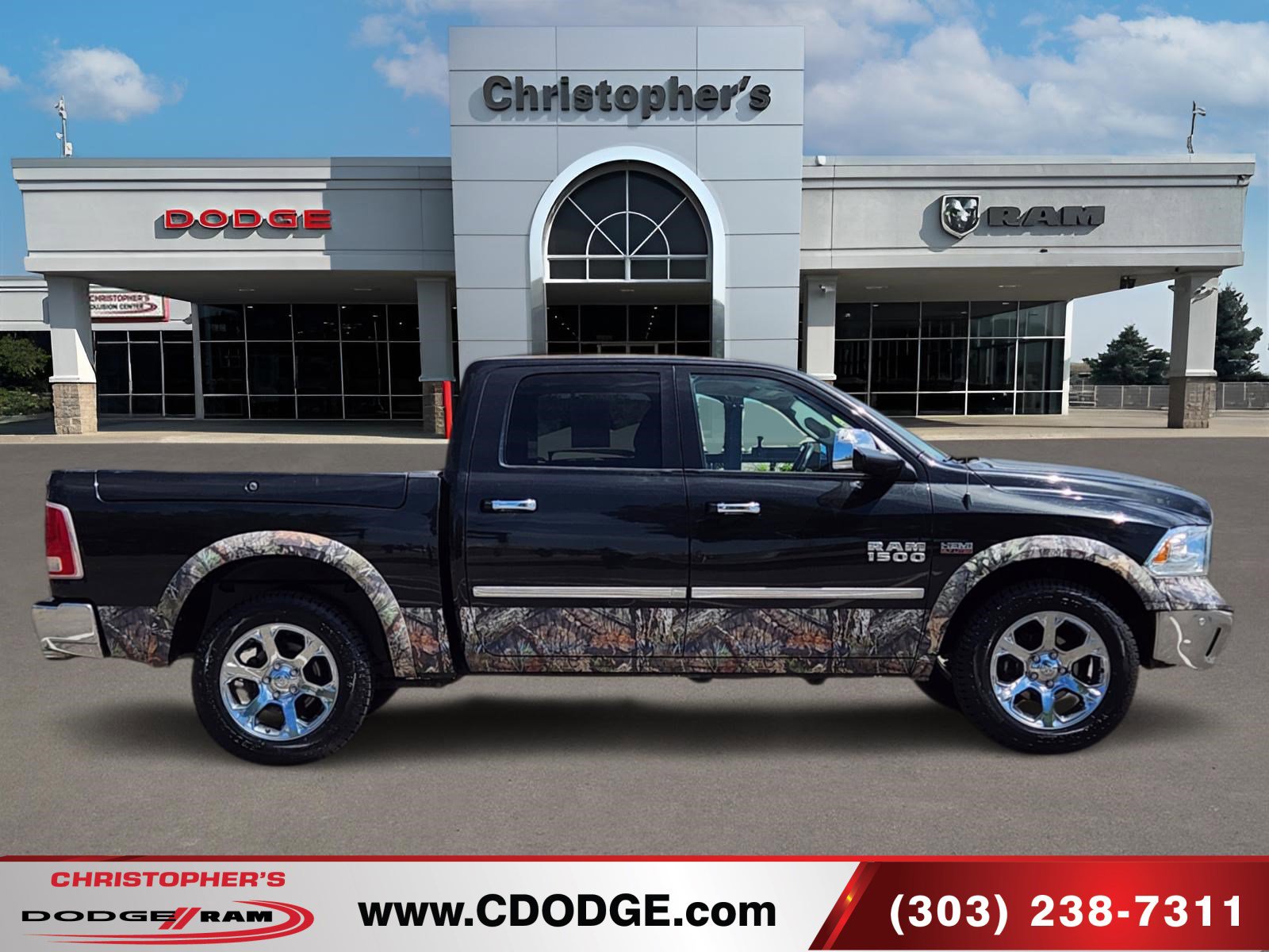 Used 2017 RAM 1500 Laramie w/ Convenience Group AWD/4WD image 2