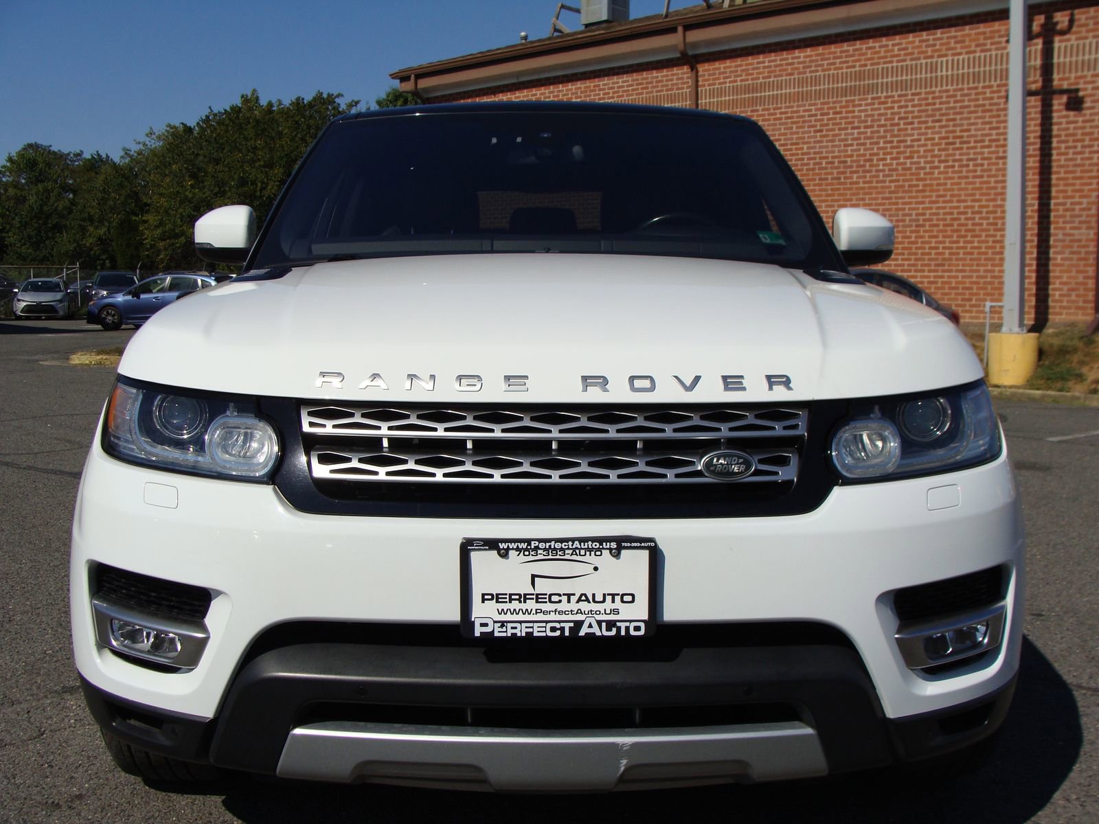 Used 2016 Land Rover Range Rover Sport HSE AWD/4WD image 2