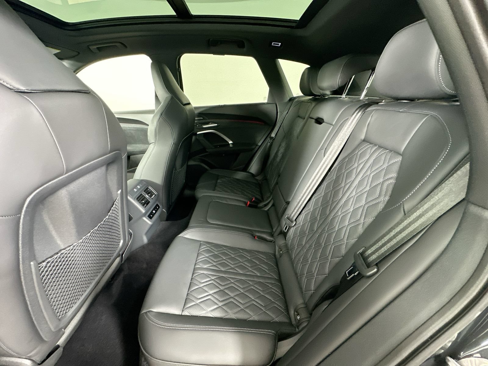New 2026 Audi SQ5 Prestige AWD/4WD image 37