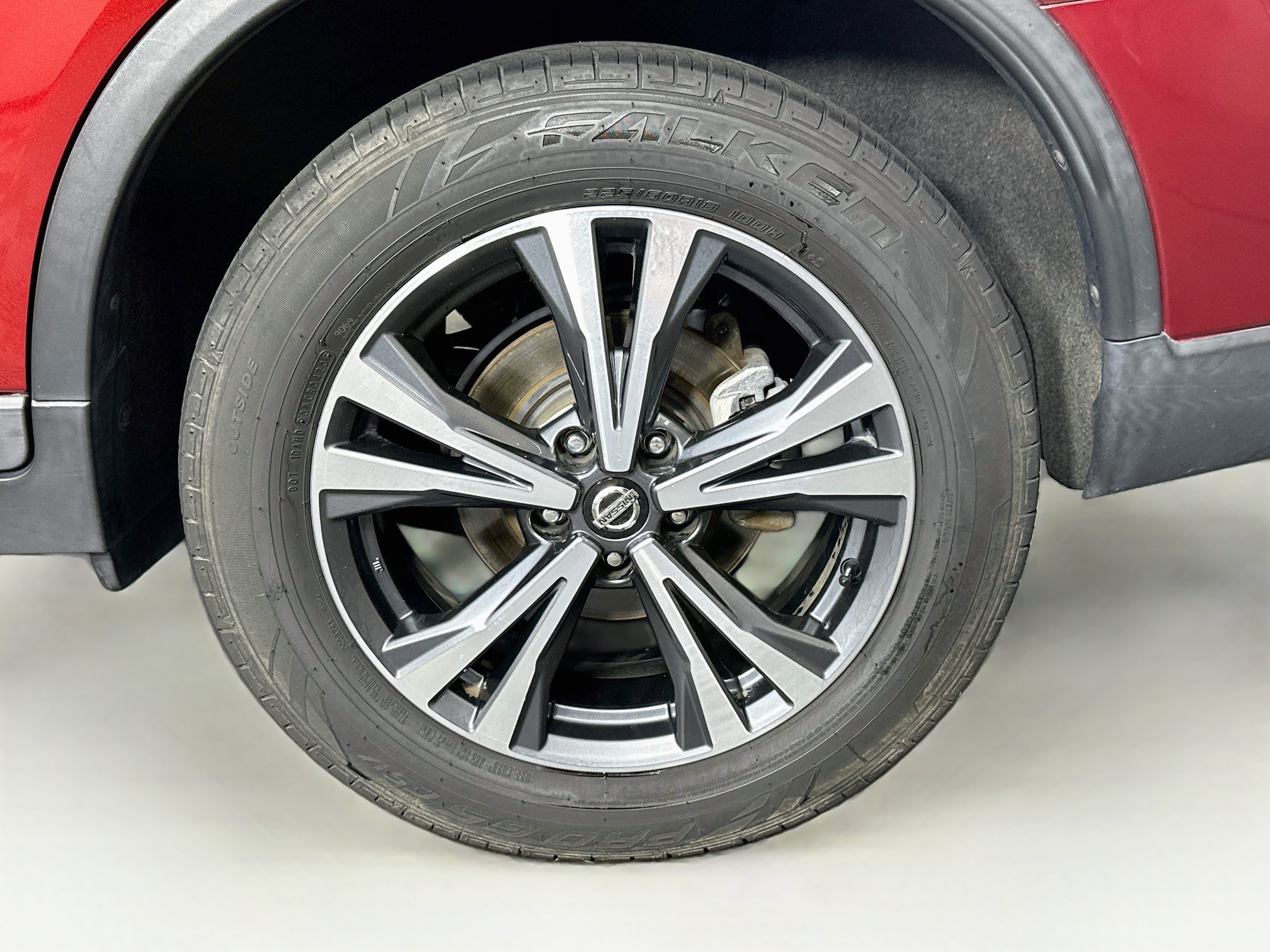 Used 2019 Nissan Rogue SV w/ Premium Package FWD image 11