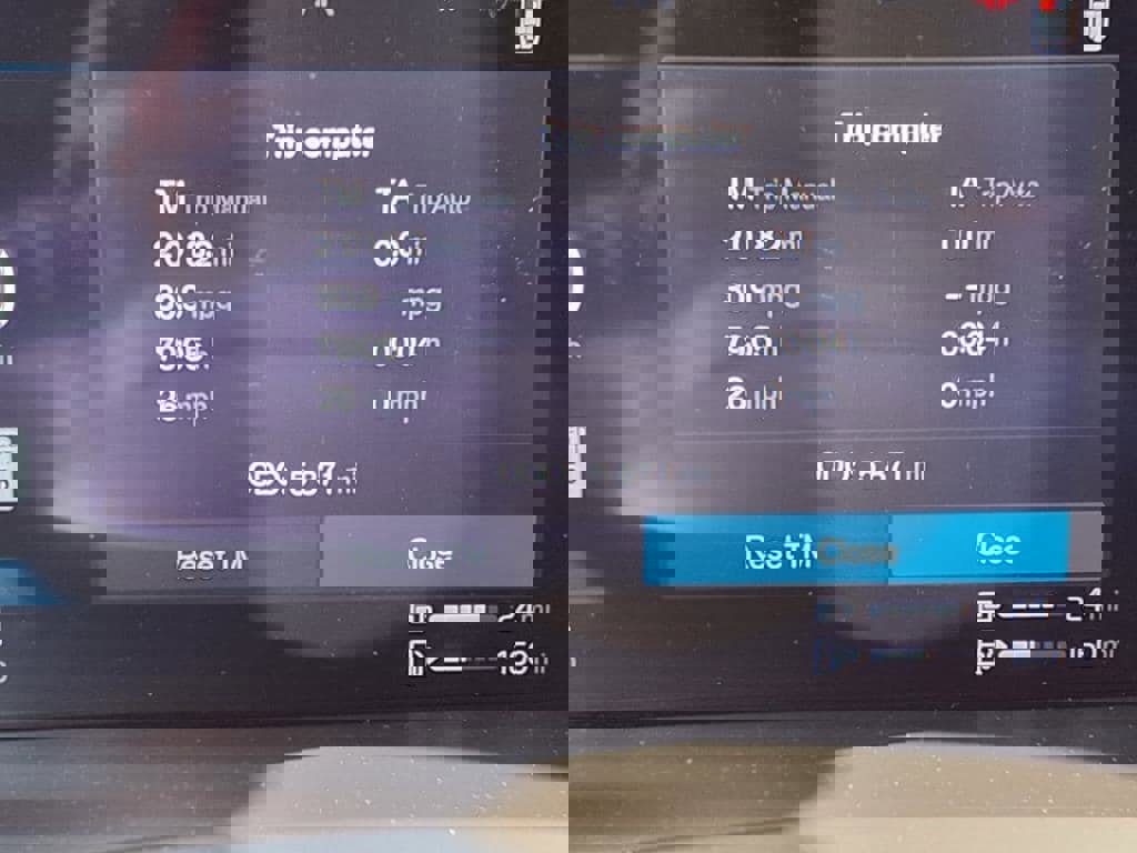 Used 2025 Volvo XC90 T8 Ultra w/ Protection Package Premier image 30