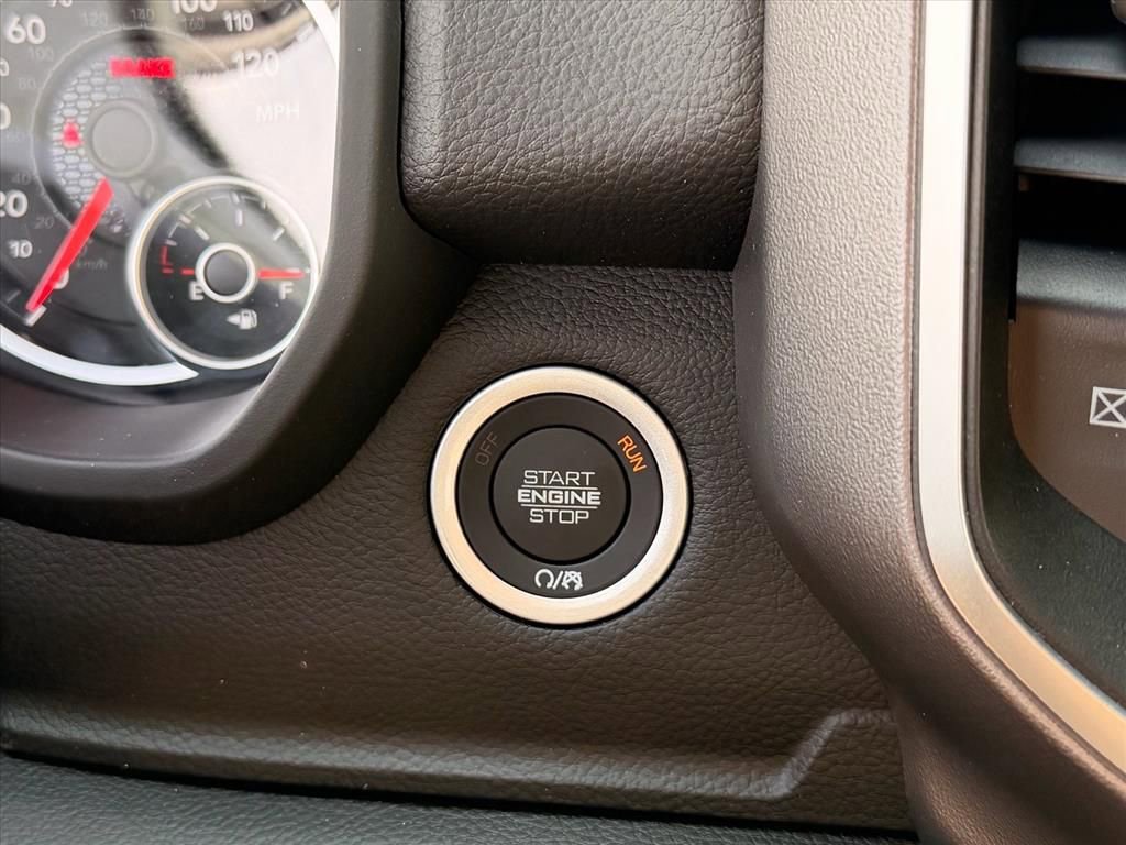 New 2026 RAM 1500 4x4 Crew Cab image 18