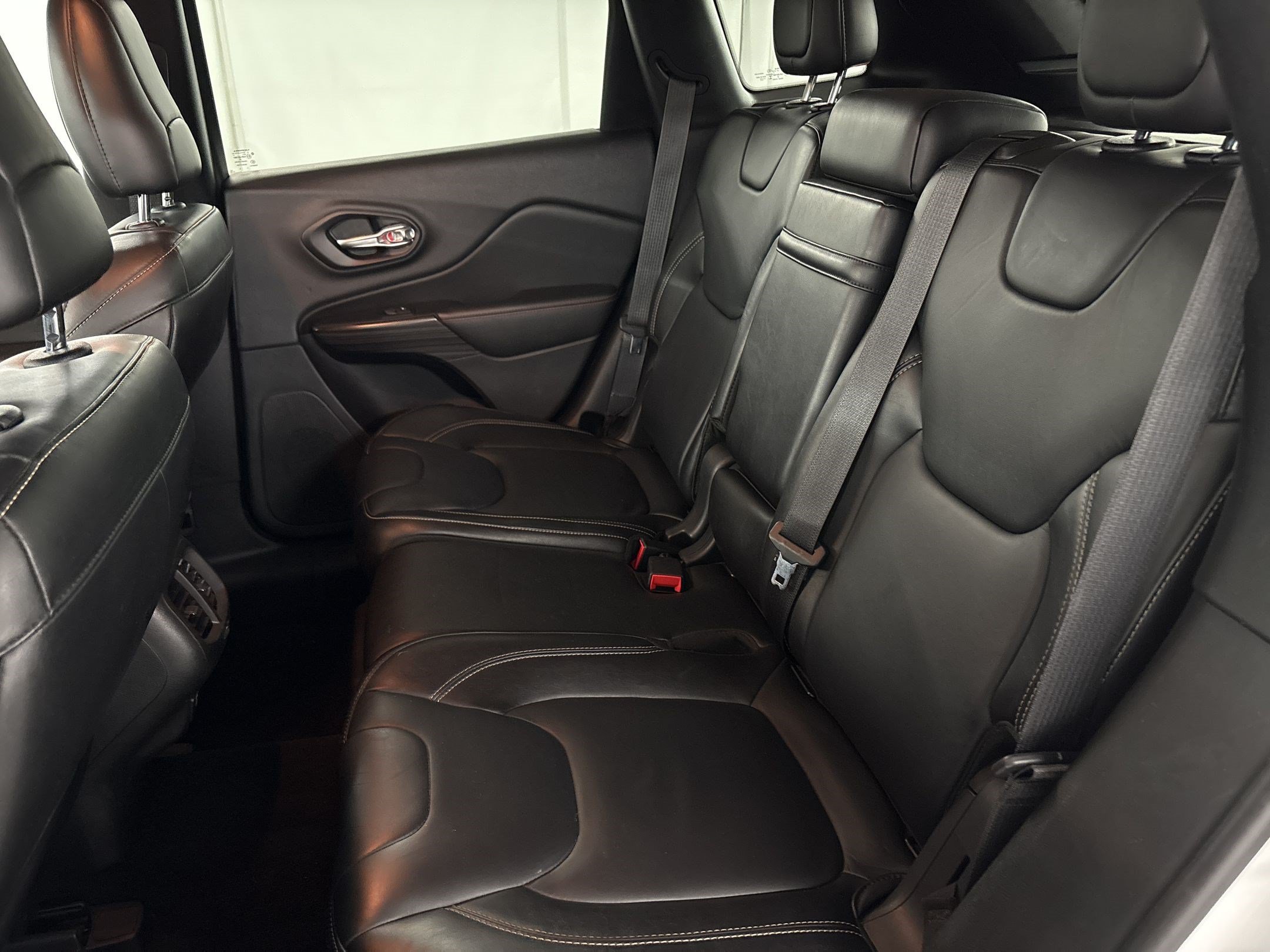Used 2014 Jeep Cherokee Limited FWD image 23