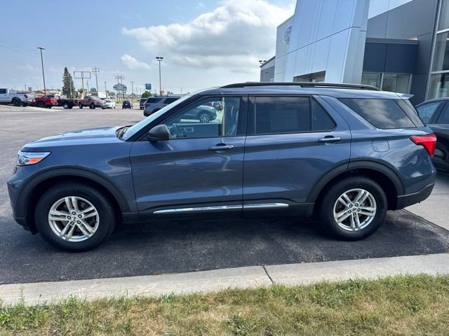 Used 2021 Ford Explorer XLT w/ Equipment Group 202A AWD/4WD image 4
