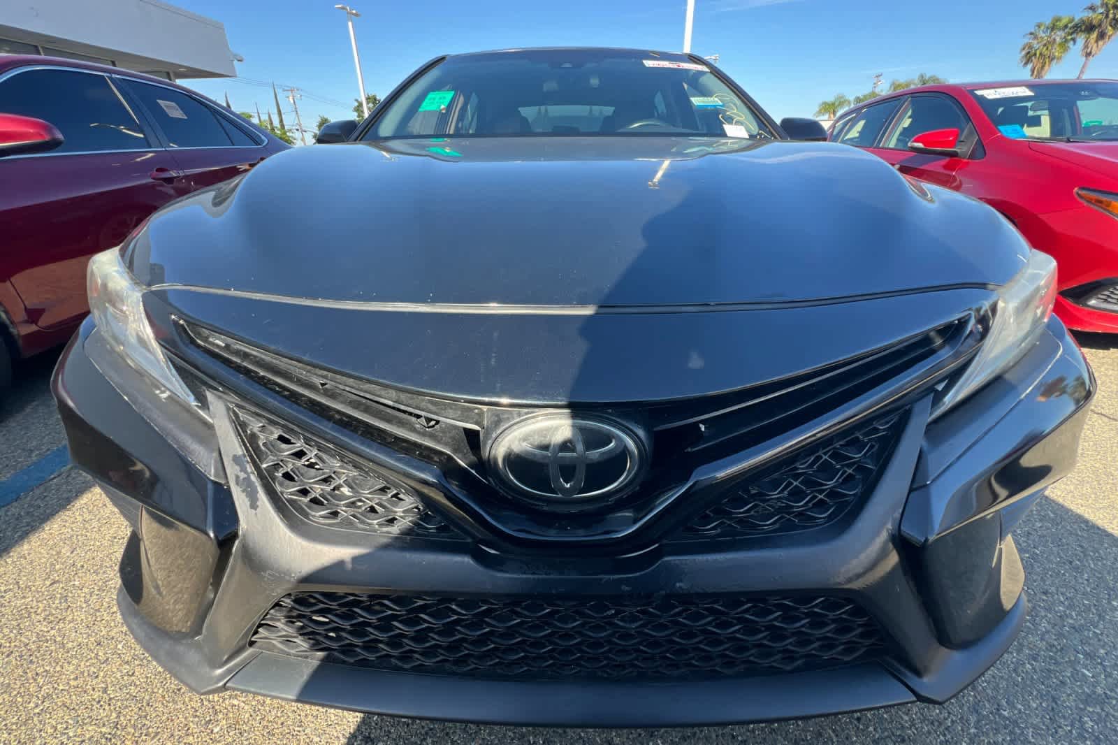 Used 2018 Toyota Camry SE FWD image 2