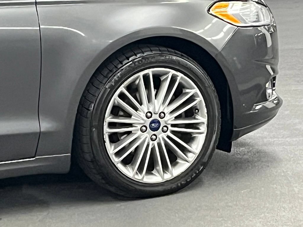 Used 2016 Ford Fusion SE w/ Equipment Group 202A FWD image 33