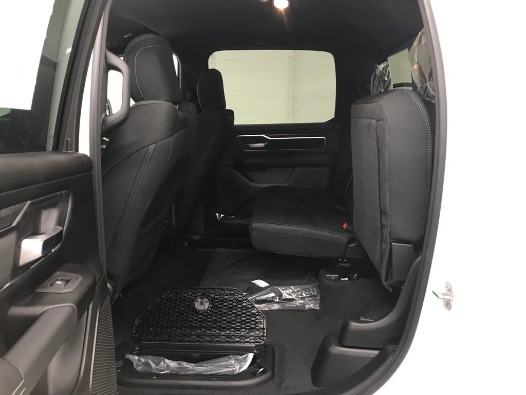 New 2026 RAM 1500 4x4 Crew Cab image 33