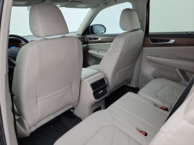 Used 2024 Volkswagen Atlas SE FWD image 15