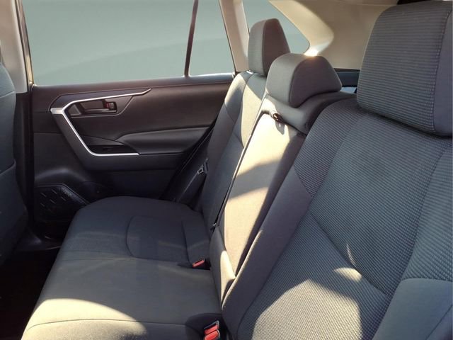 Used 2022 Toyota RAV4 LE AWD/4WD image 16
