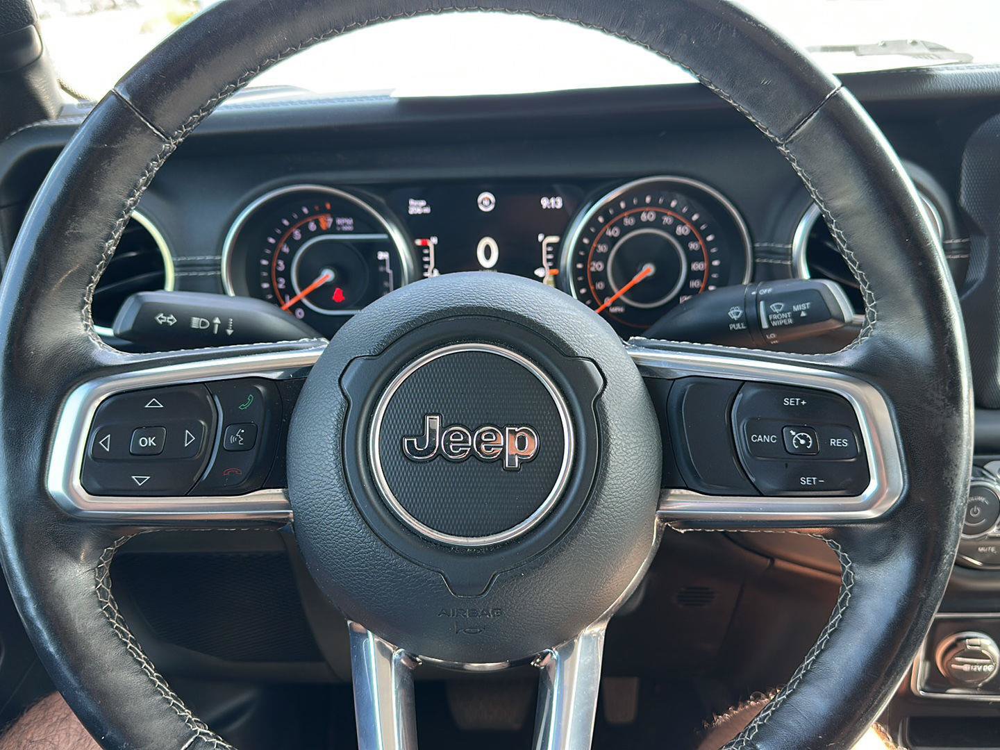 Used 2020 Jeep Gladiator Overland AWD/4WD image 12
