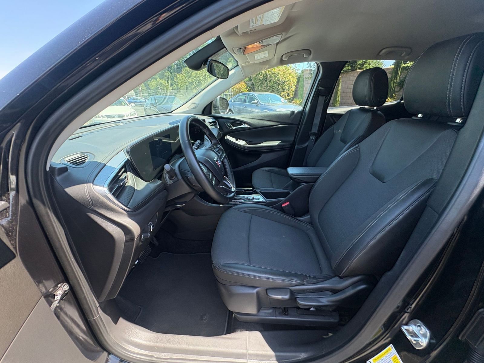 Used 2025 Buick Encore GX Preferred FWD image 25