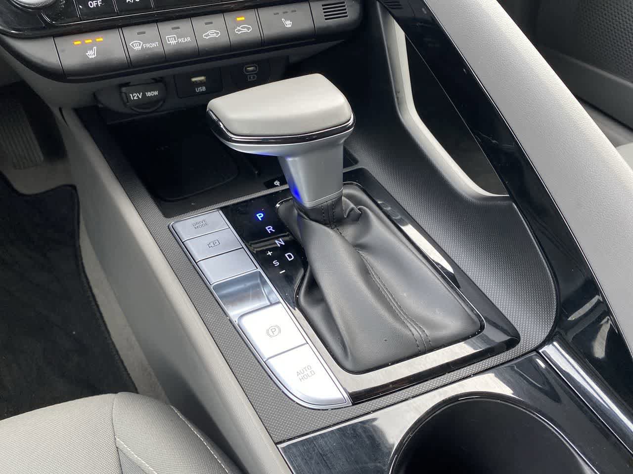 Used 2025 Hyundai Elantra SEL image 19