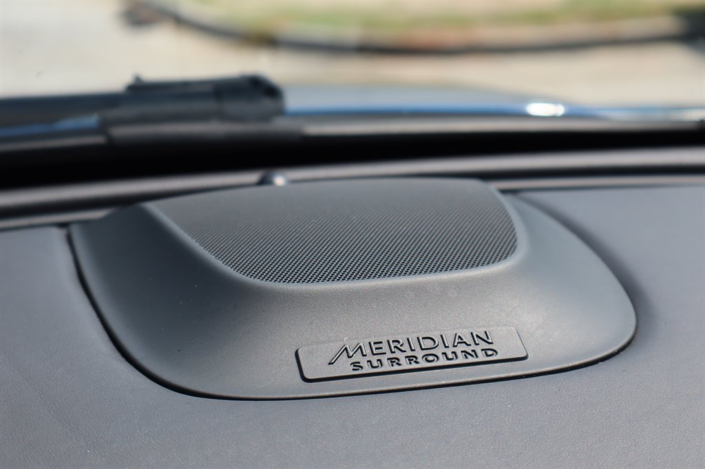 Used 2013 Jaguar XF R RWD image 40