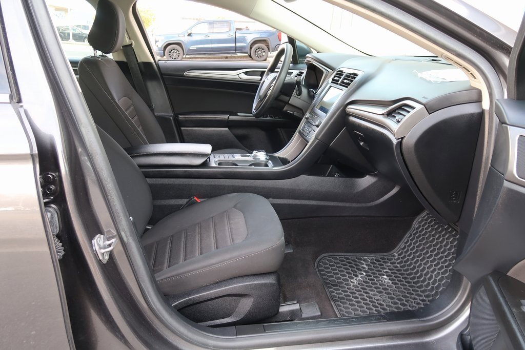 Used 2020 Ford Fusion SE image 35