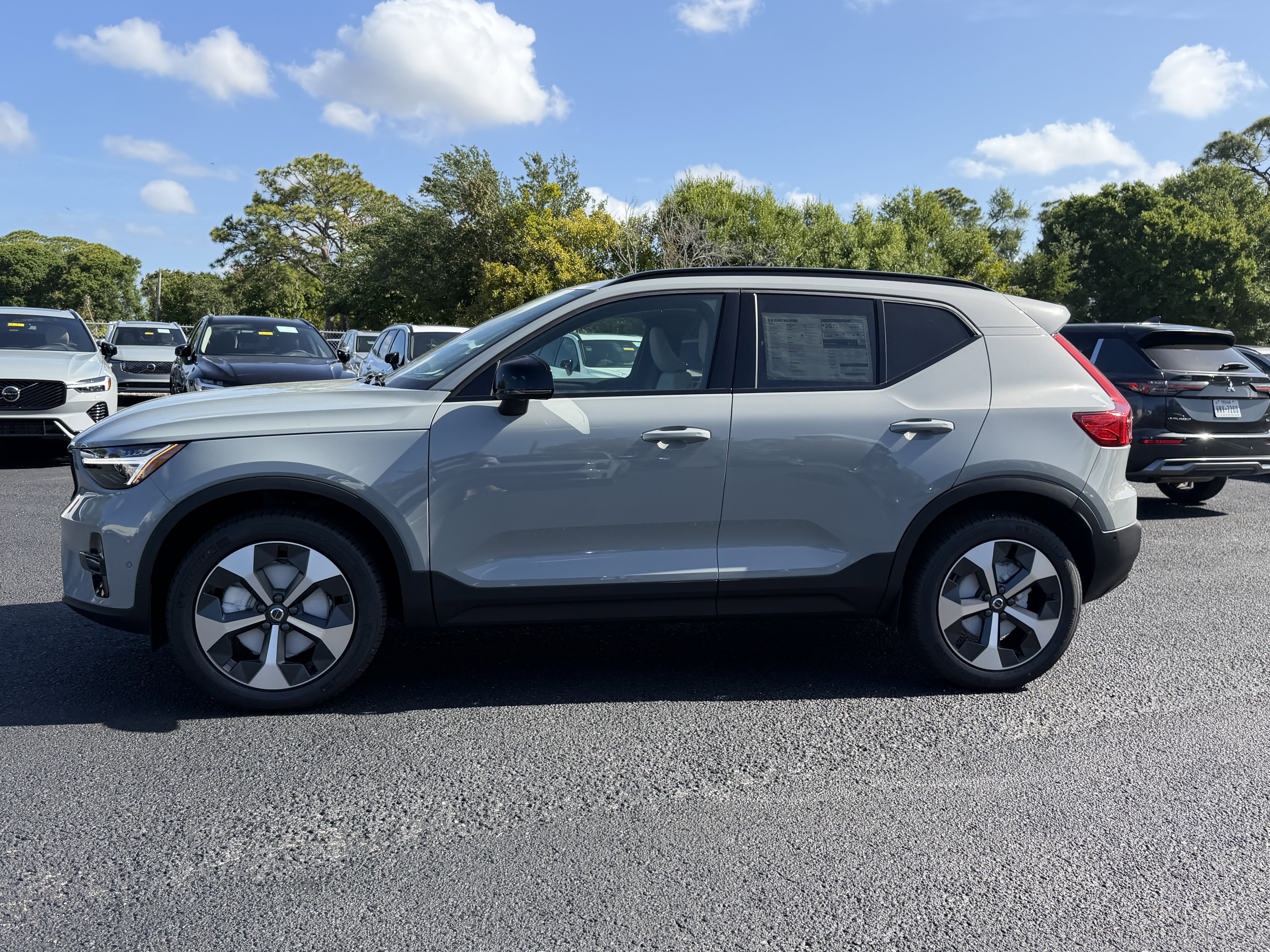 New 2026 Volvo XC40 B5 Plus w/ Climate Package AWD/4WD image 6