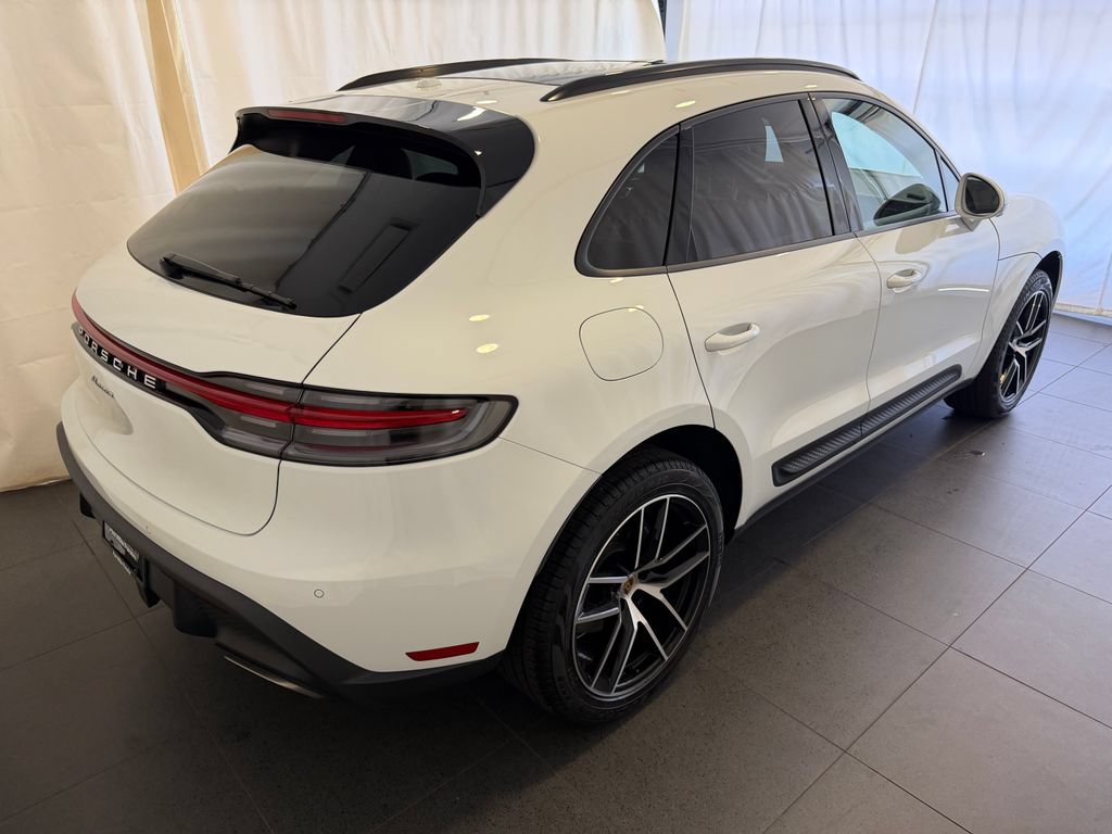 Used 2026 Porsche Macan AWD/4WD image 9