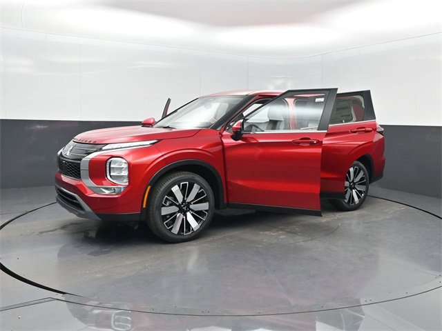 New 2025 Mitsubishi Outlander SE image 36