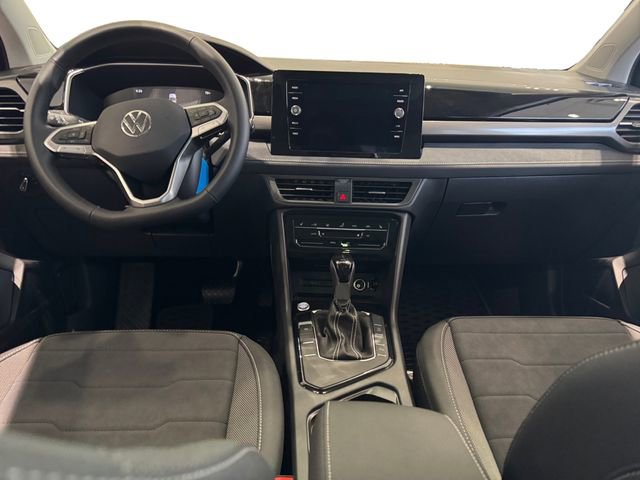 New 2026 Volkswagen Taos SE FWD image 13