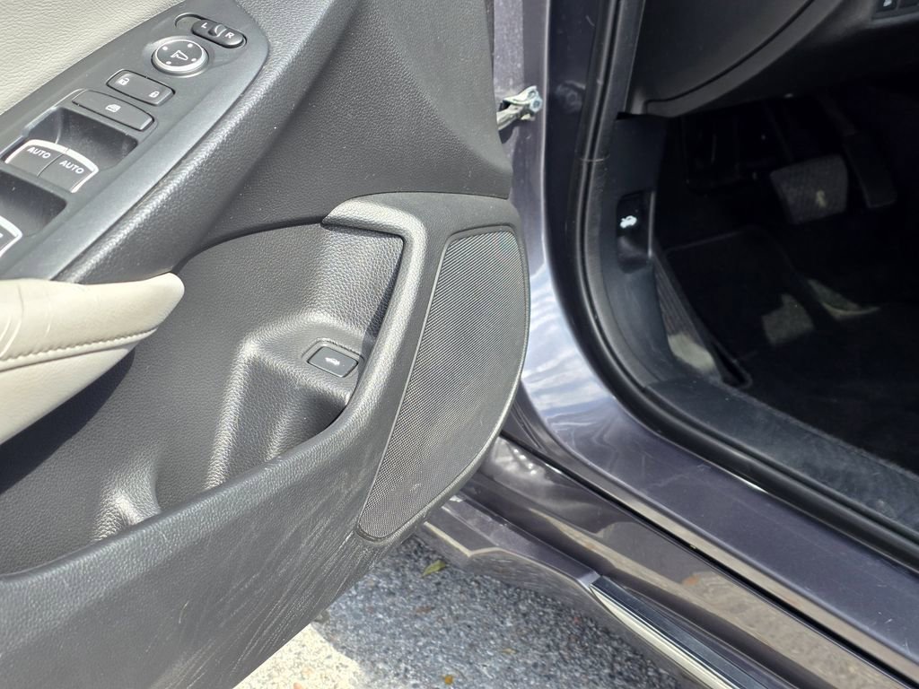 Used 2018 Honda Accord EX image 18