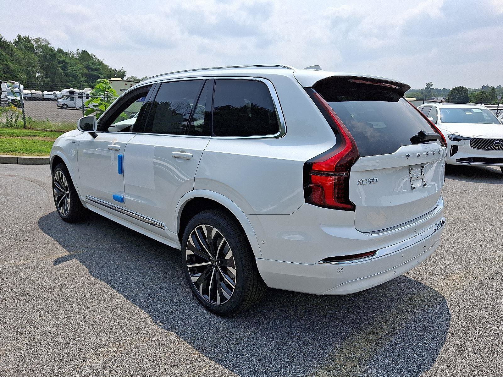 Used 2026 Volvo XC90 T8 Plus w/ Protection Package Premier image 3