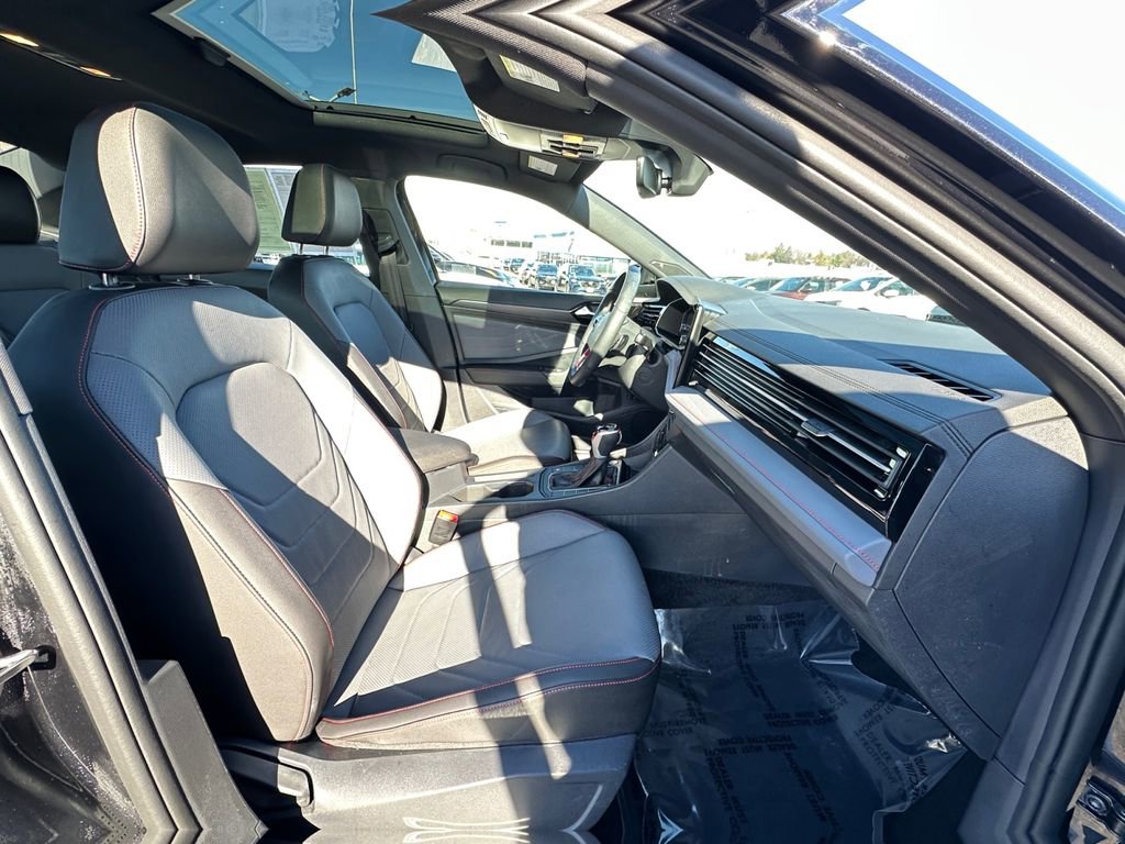 Used 2025 Volkswagen Jetta GLI Autobahn w/ GLI Black Package image 24