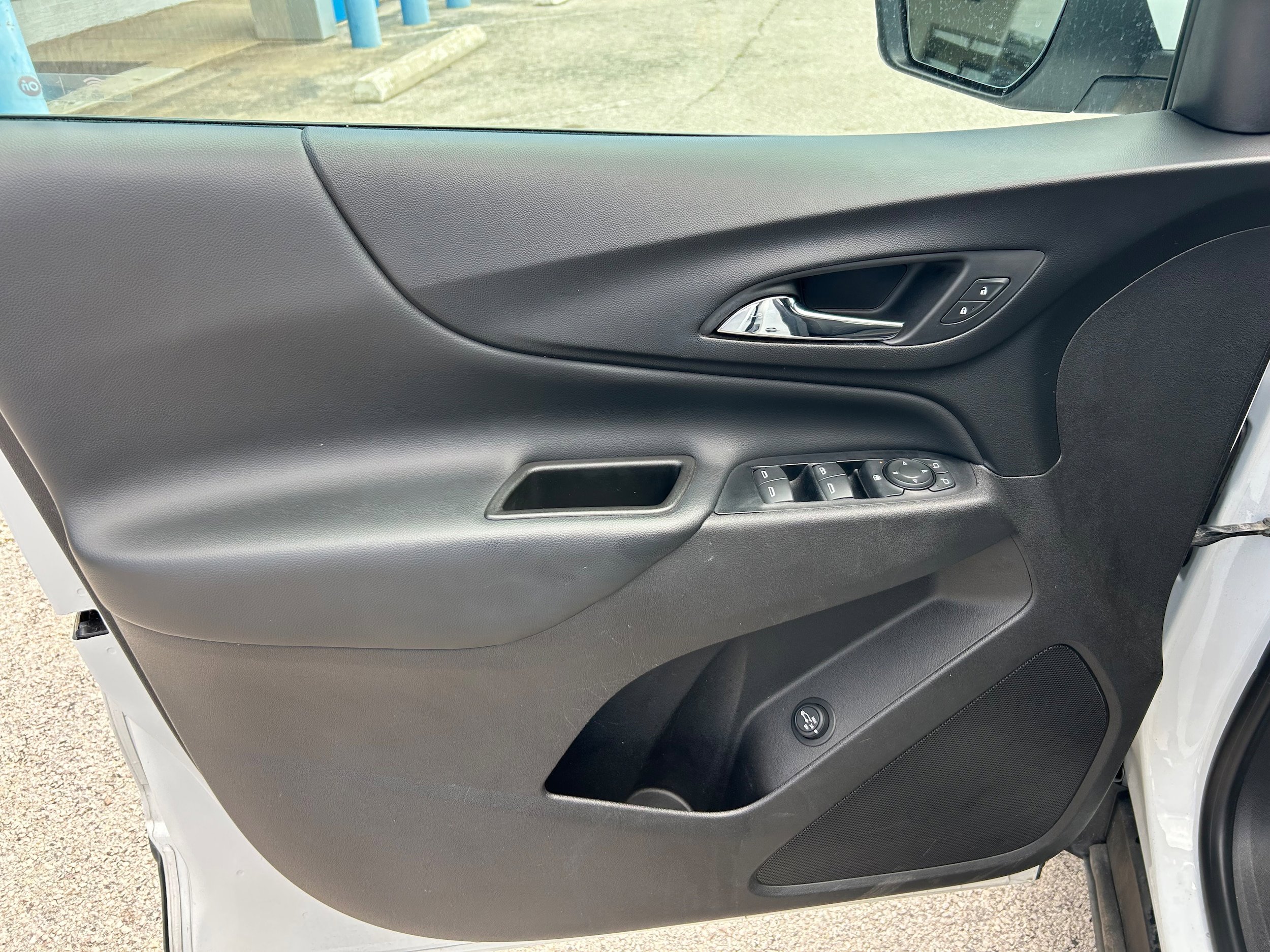 Used 2019 Chevrolet Equinox LT FWD image 13