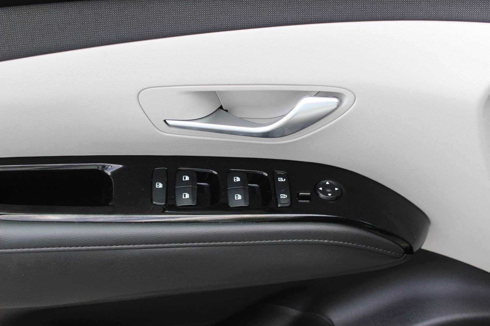 Used 2024 Hyundai Tucson Limited image 18