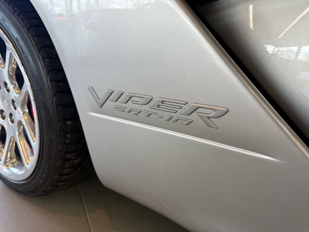 Used 2004 Dodge Viper SRT-10 image 50