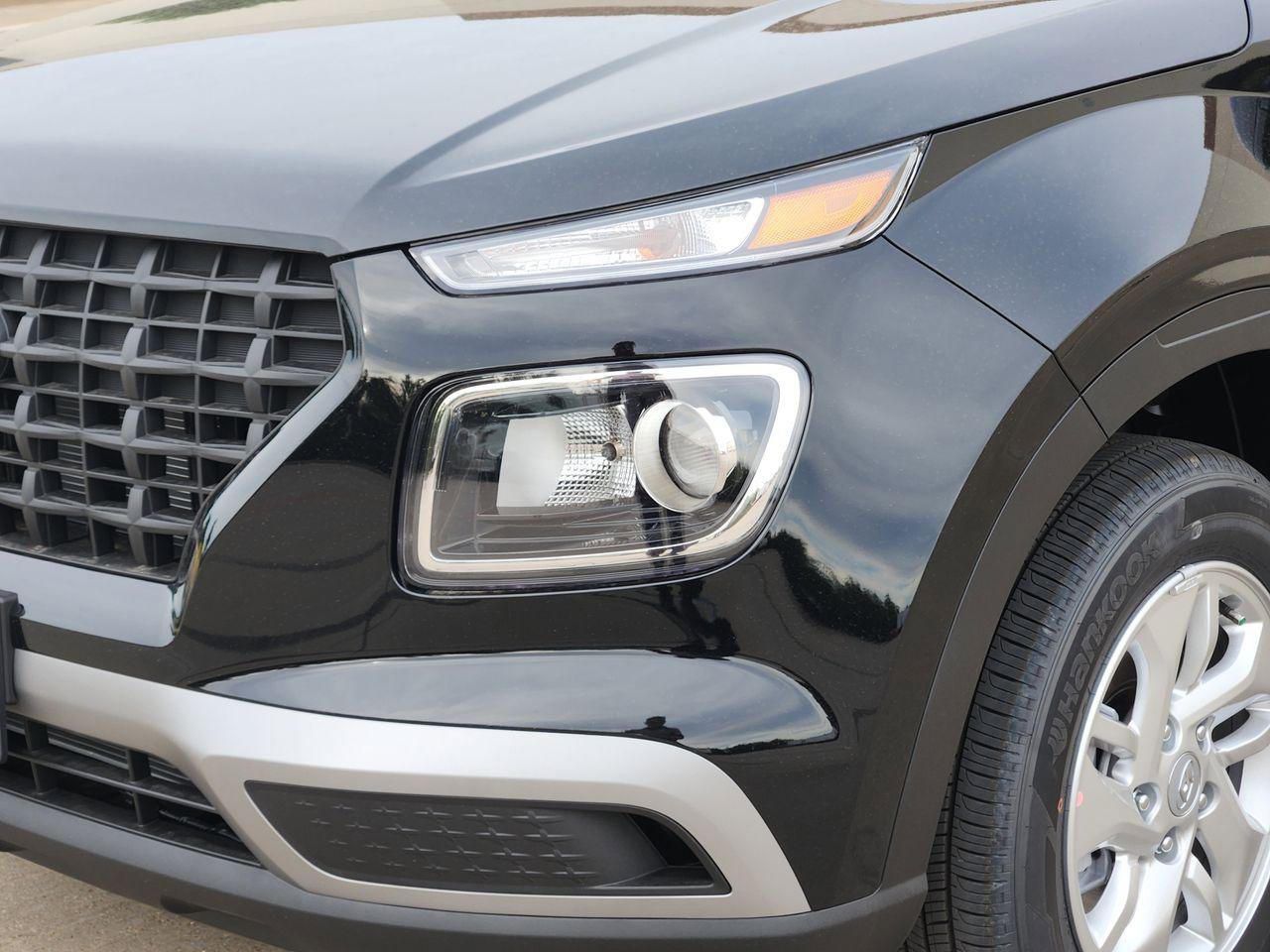 New 2026 Hyundai Venue SE FWD image 6