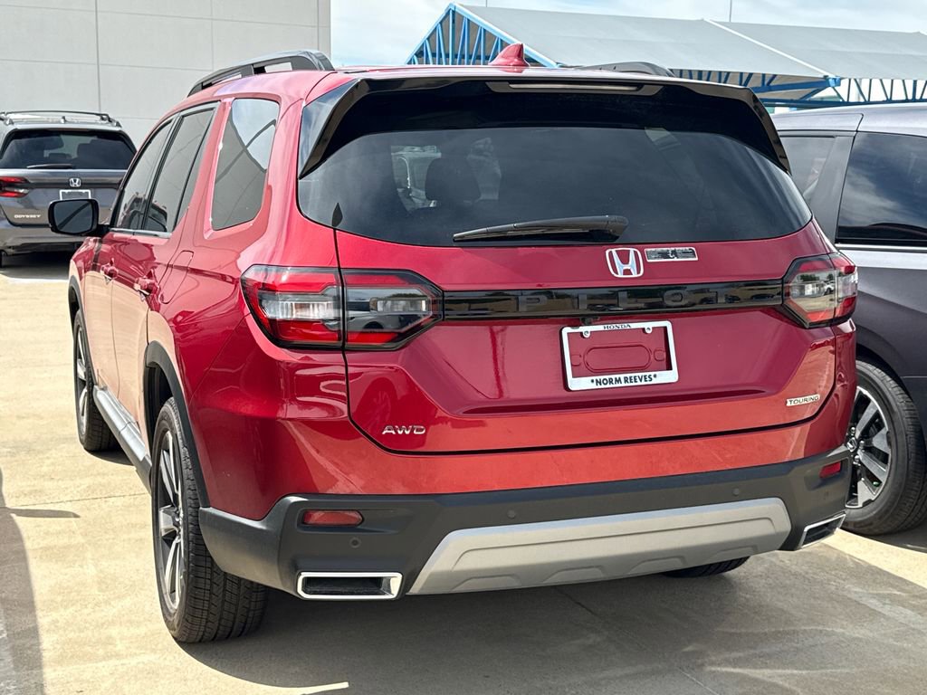 Certified 2025 Honda Pilot Touring image 7