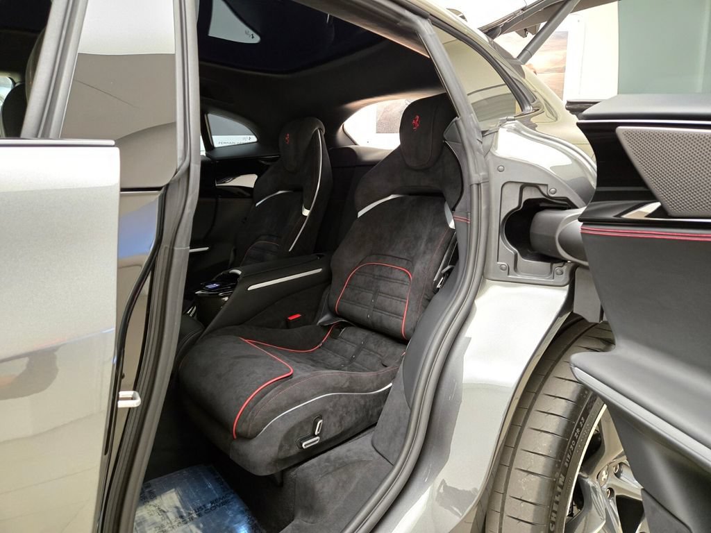 Used 2026 Ferrari Purosangue AWD/4WD image 18