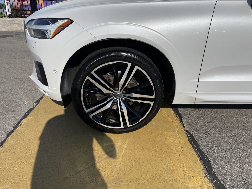 Used 2019 Volvo XC60 T5 R-Design AWD/4WD image 9