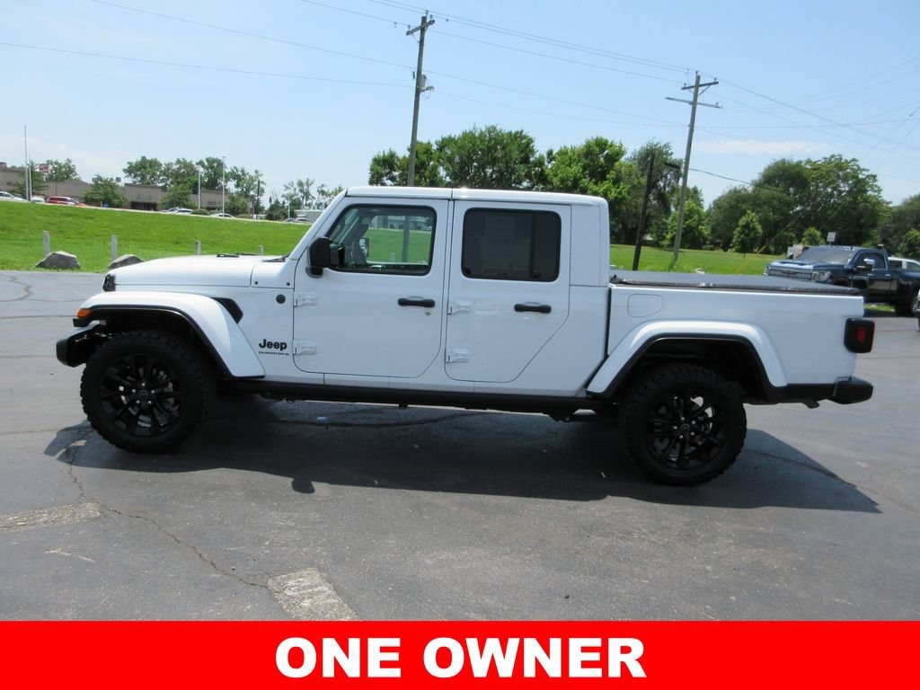 Used 2024 Jeep Gladiator Sport AWD/4WD image 9