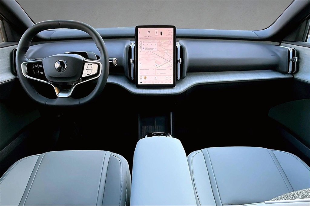 Used 2025 Volvo EX30 Plus w/ Climate Package image 7