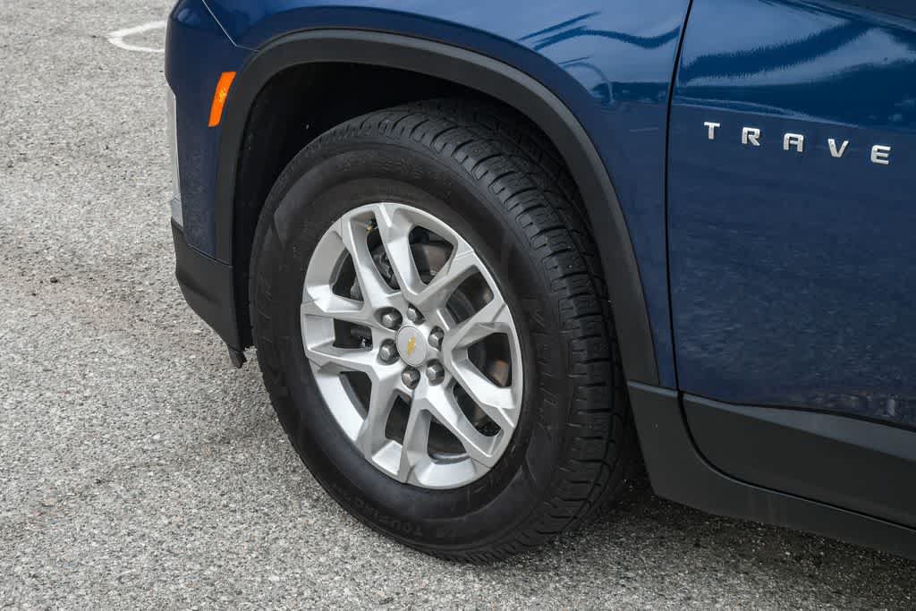 Used 2022 Chevrolet Traverse LS FWD image 10