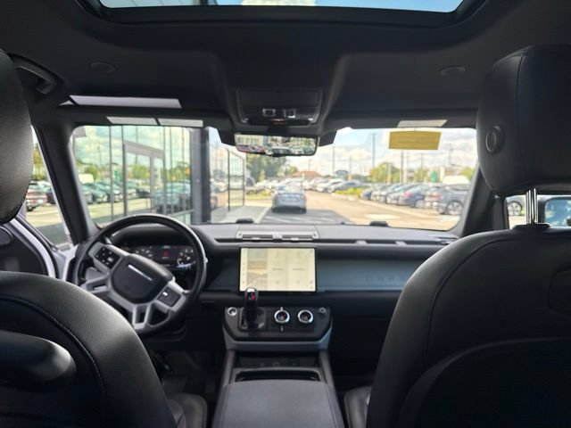 Used 2022 Land Rover Defender 110 X-Dynamic SE AWD/4WD image 17