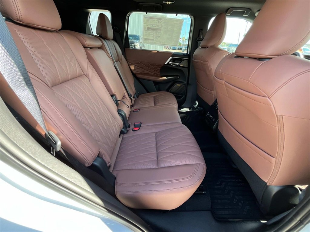 New 2025 Mitsubishi Outlander SEL image 15