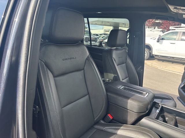Used 2024 GMC Yukon XL Denali image 44